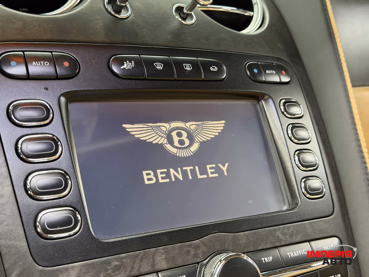 Bentley Continental GTC - фото 17
