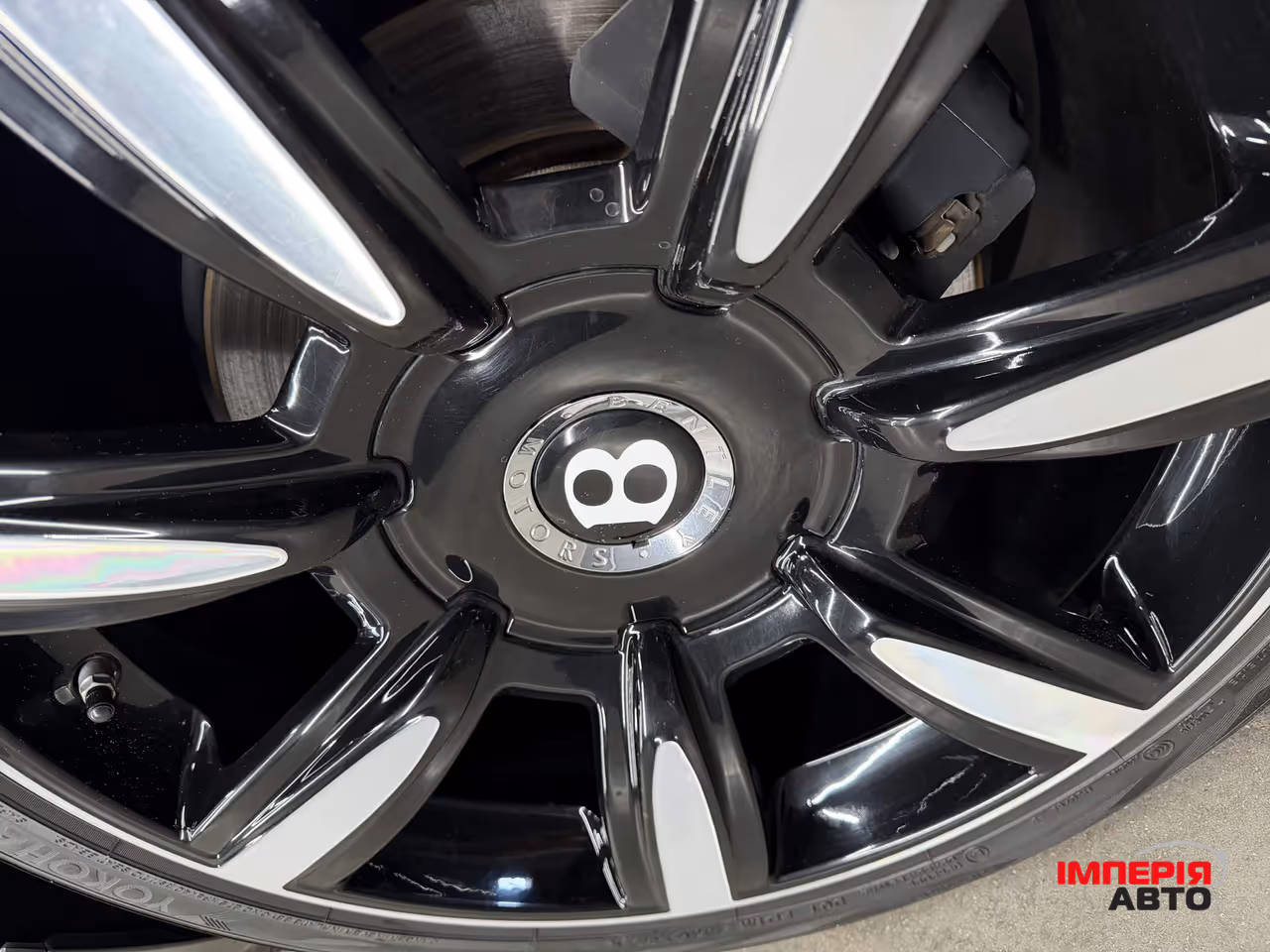 Bentley Continental GTC - фото 9