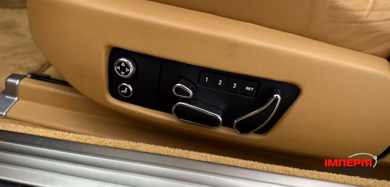 Bentley Continental GTC - фото 16