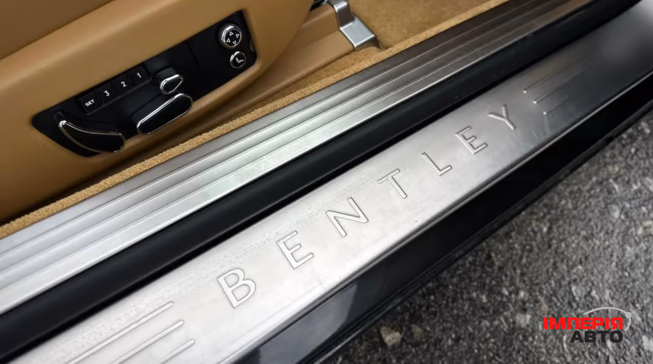 Bentley Continental GTC - фото 26