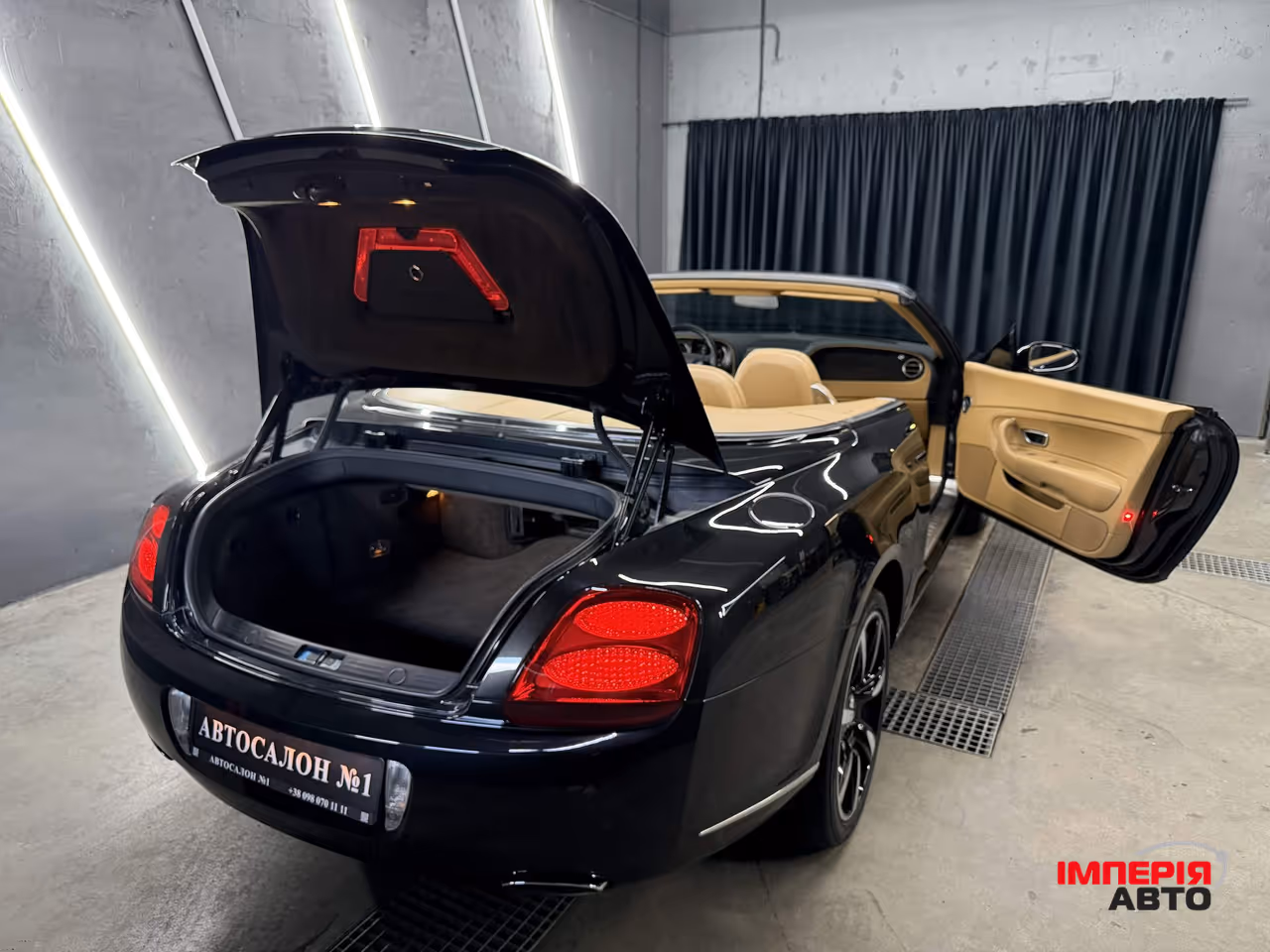 Bentley Continental GTC - фото 30