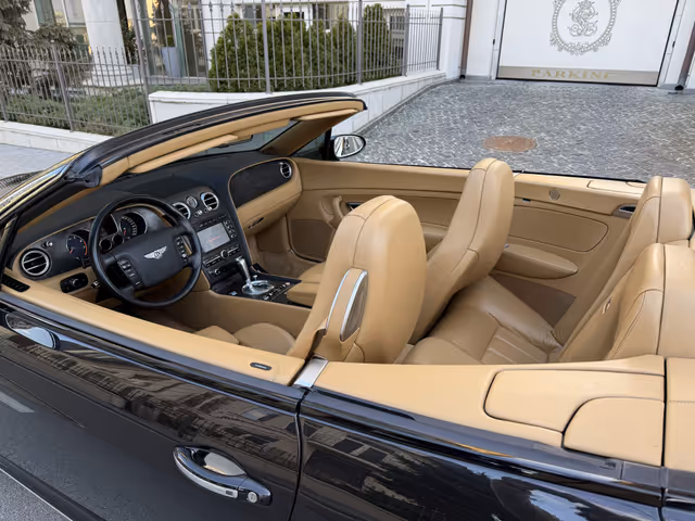 Bentley Continental Flying Spur - фото 2