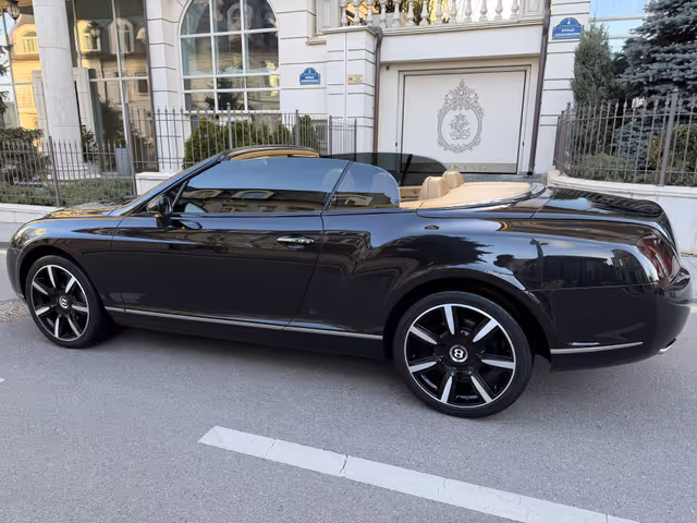 Bentley Continental GTC - фото 3
