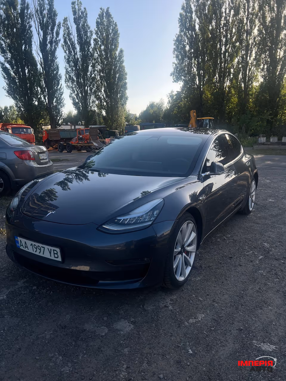 Tesla Model 3 - фото 1