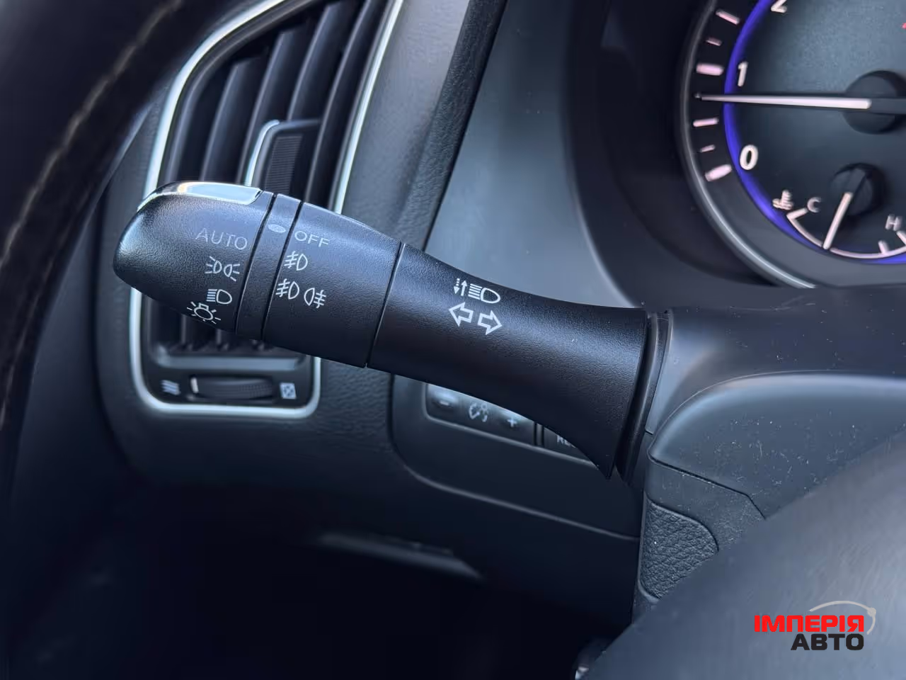 Infiniti Q50 - фото 35