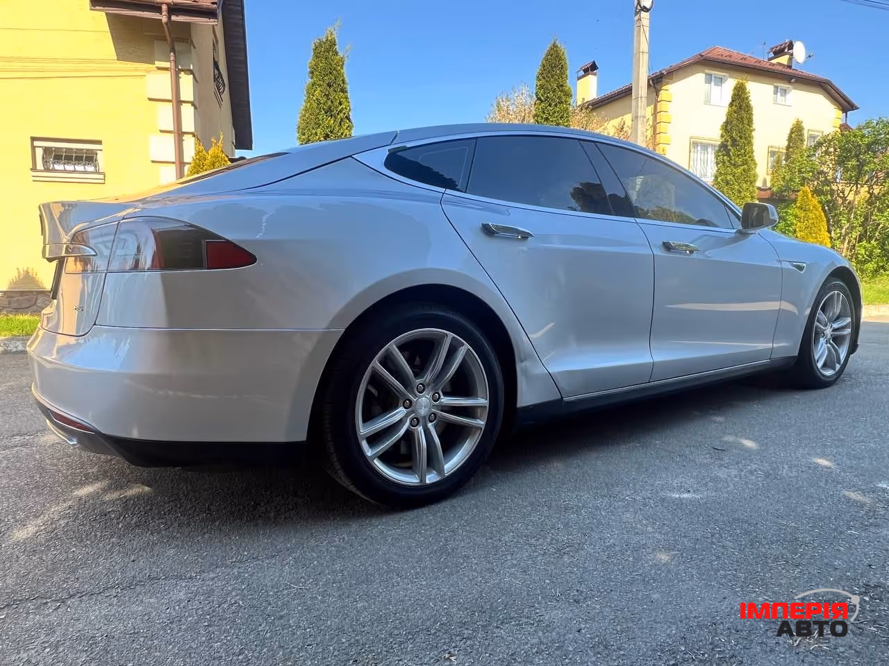 Tesla Model S - фото 10