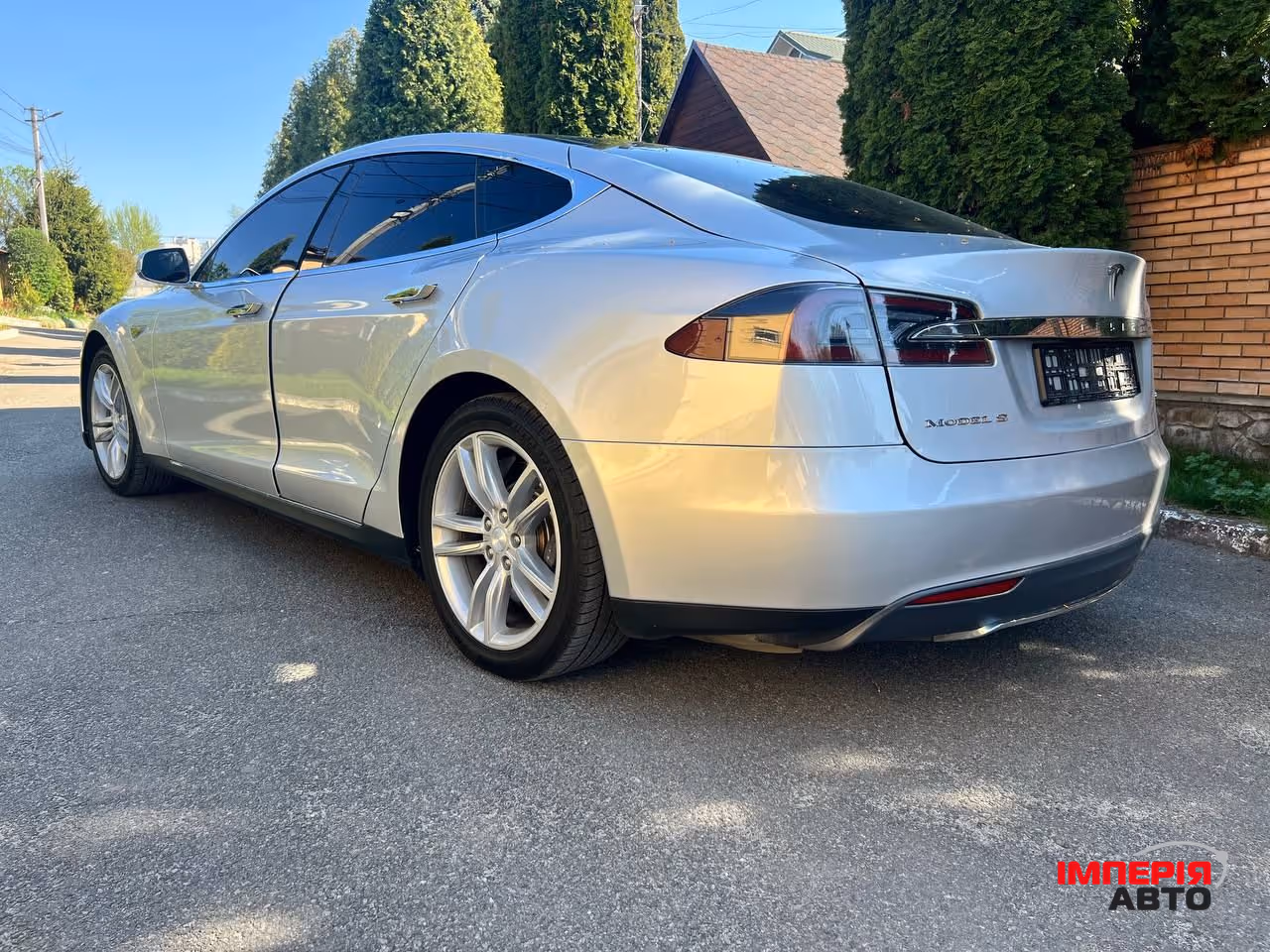 Tesla Model S - фото 2