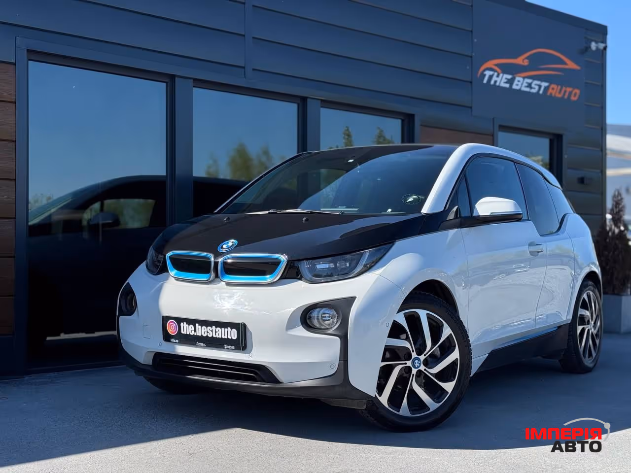 BMW i3 - фото 1