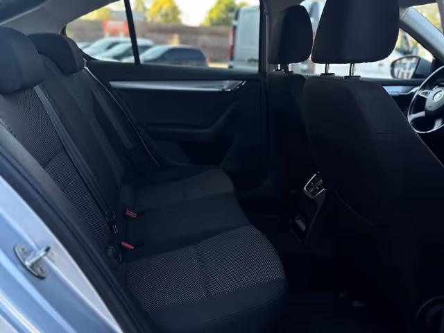 Skoda Octavia - фото 5