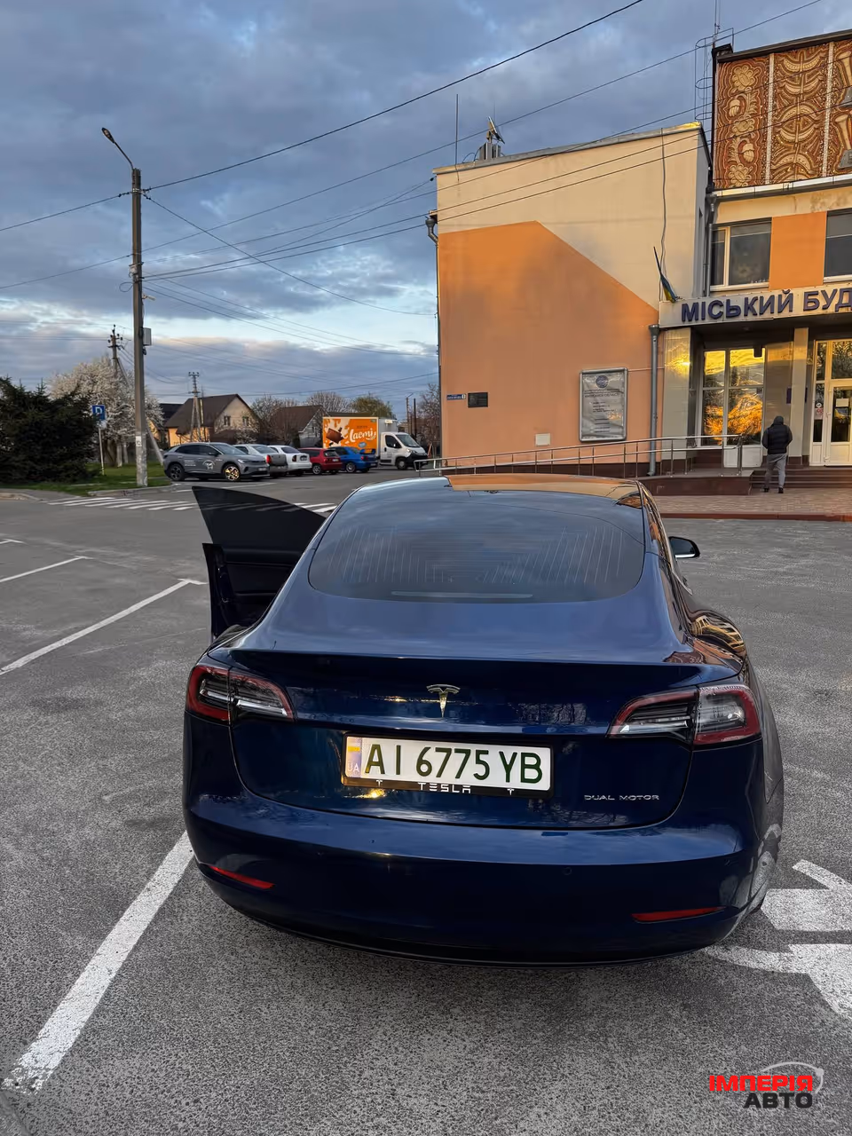 Tesla Model 3 - фото 3