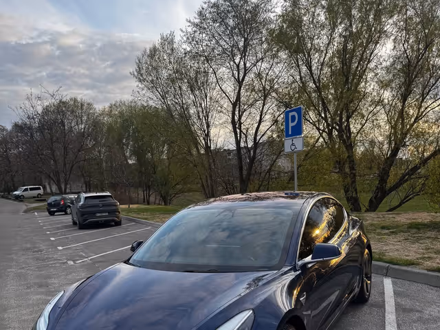 Tesla Model 3 - фото 4