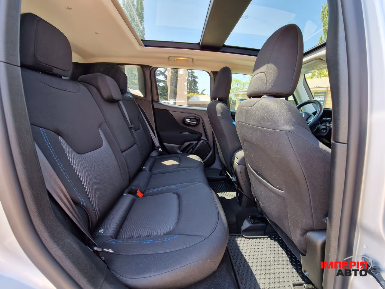 Jeep Renegade - фото 33