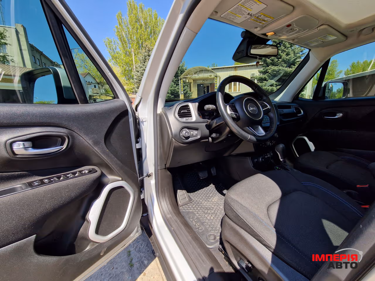 Jeep Renegade - фото 14