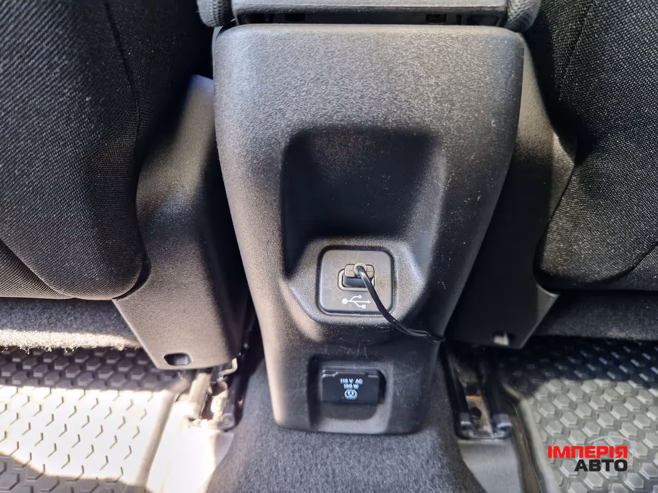 Jeep Renegade - фото 30