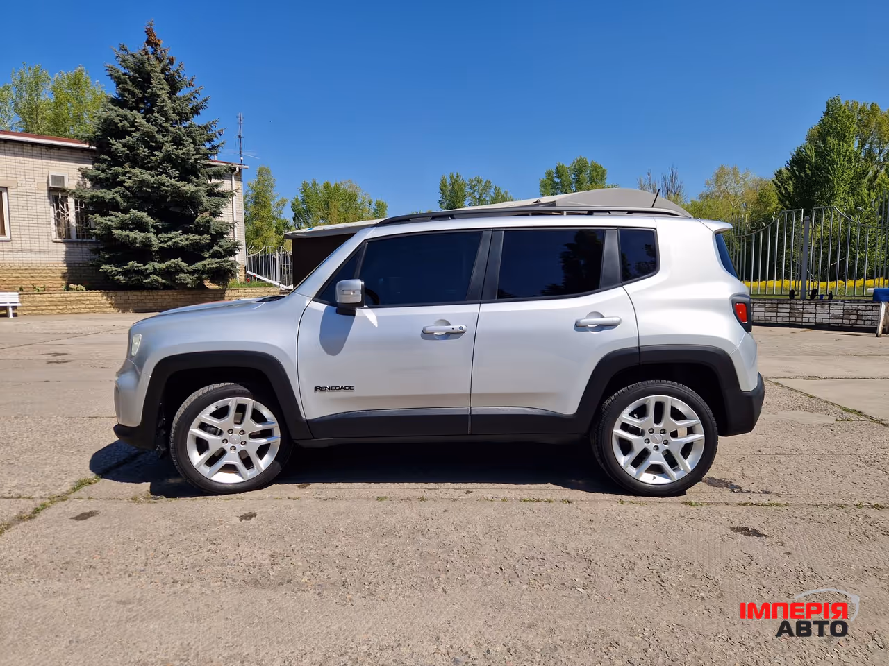 Jeep Renegade - фото 7
