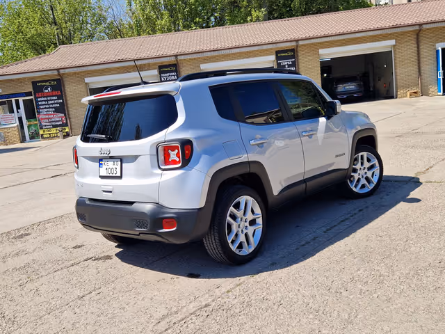 Jeep Renegade - фото 4
