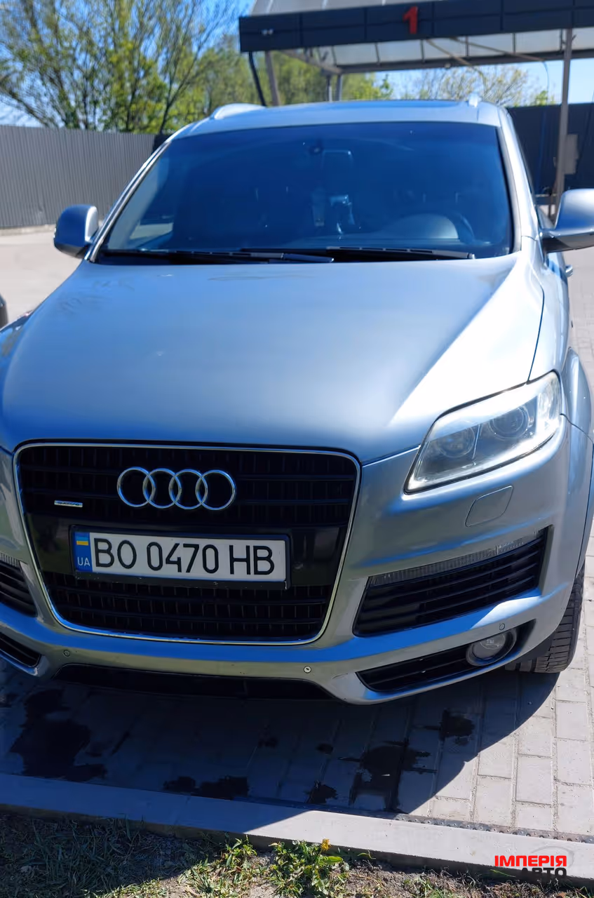 Audi Q7 - фото 1