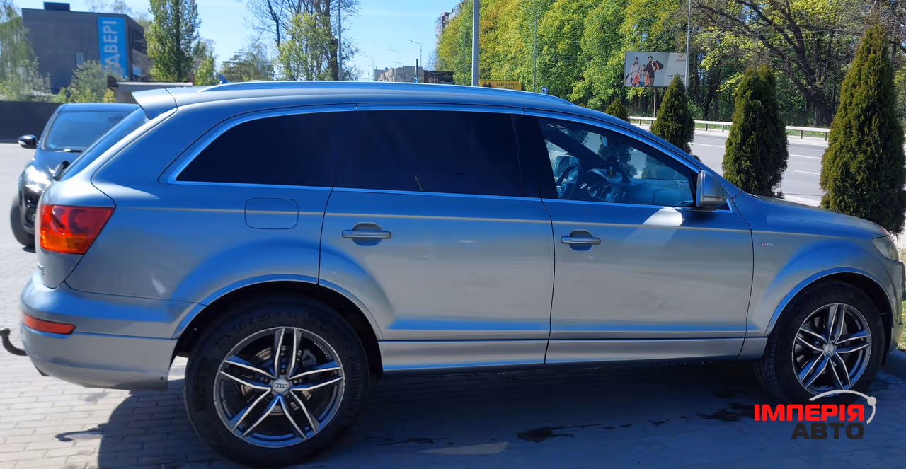 Audi Q7 - фото 2