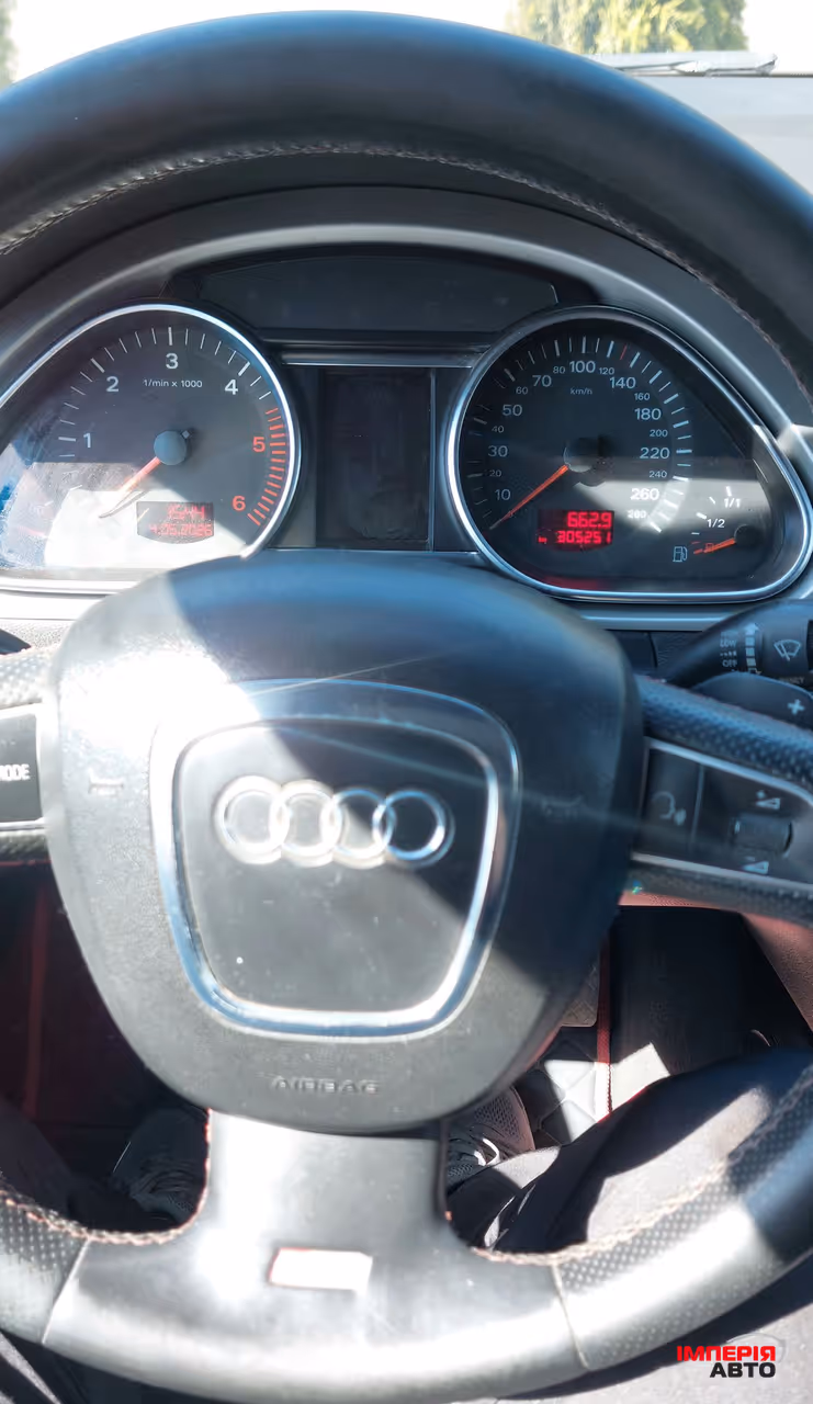 Audi Q7 - фото 21