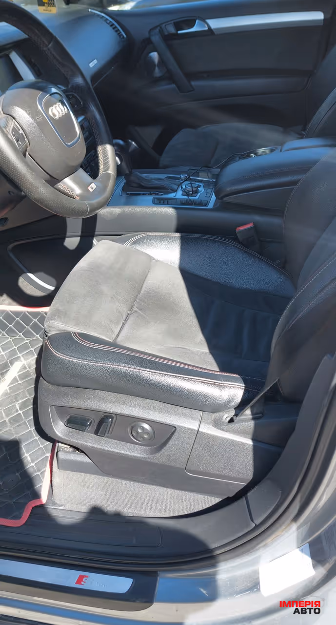 Audi Q7 - фото 6