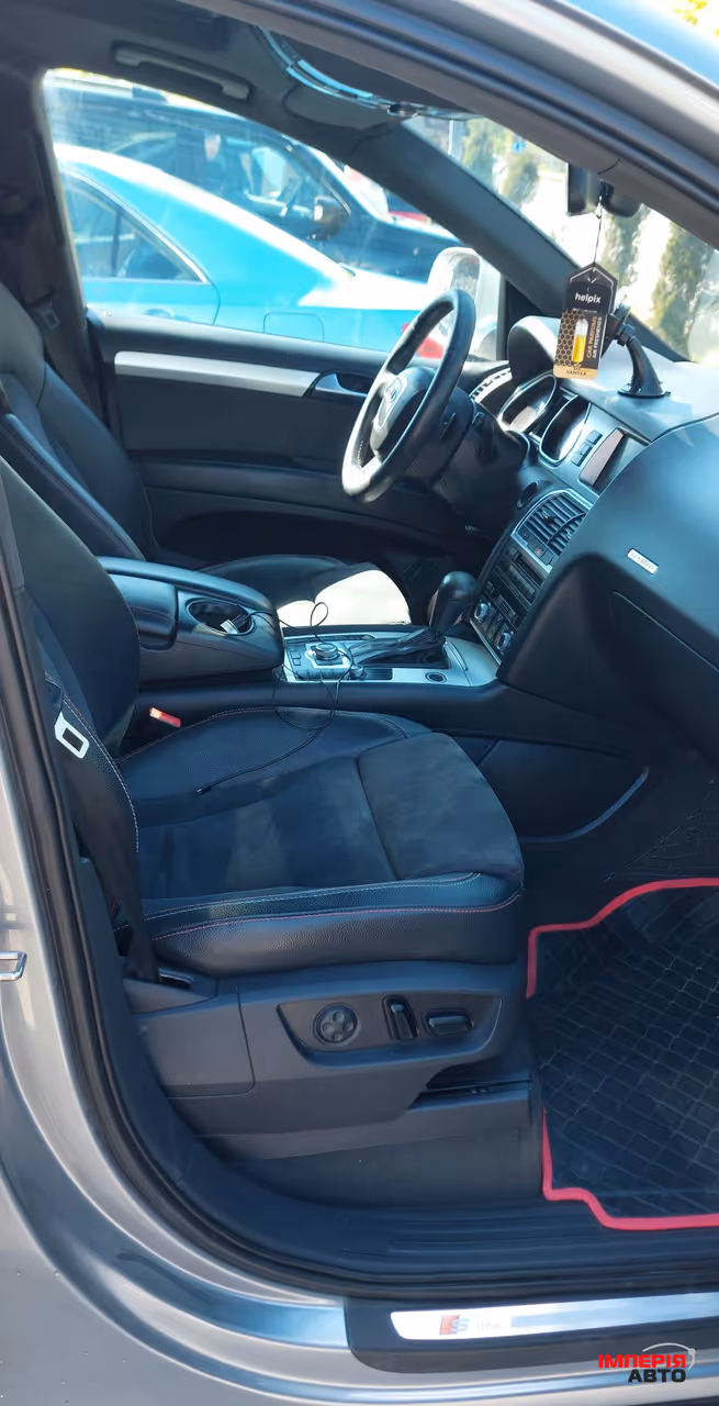 Audi Q7 - фото 13