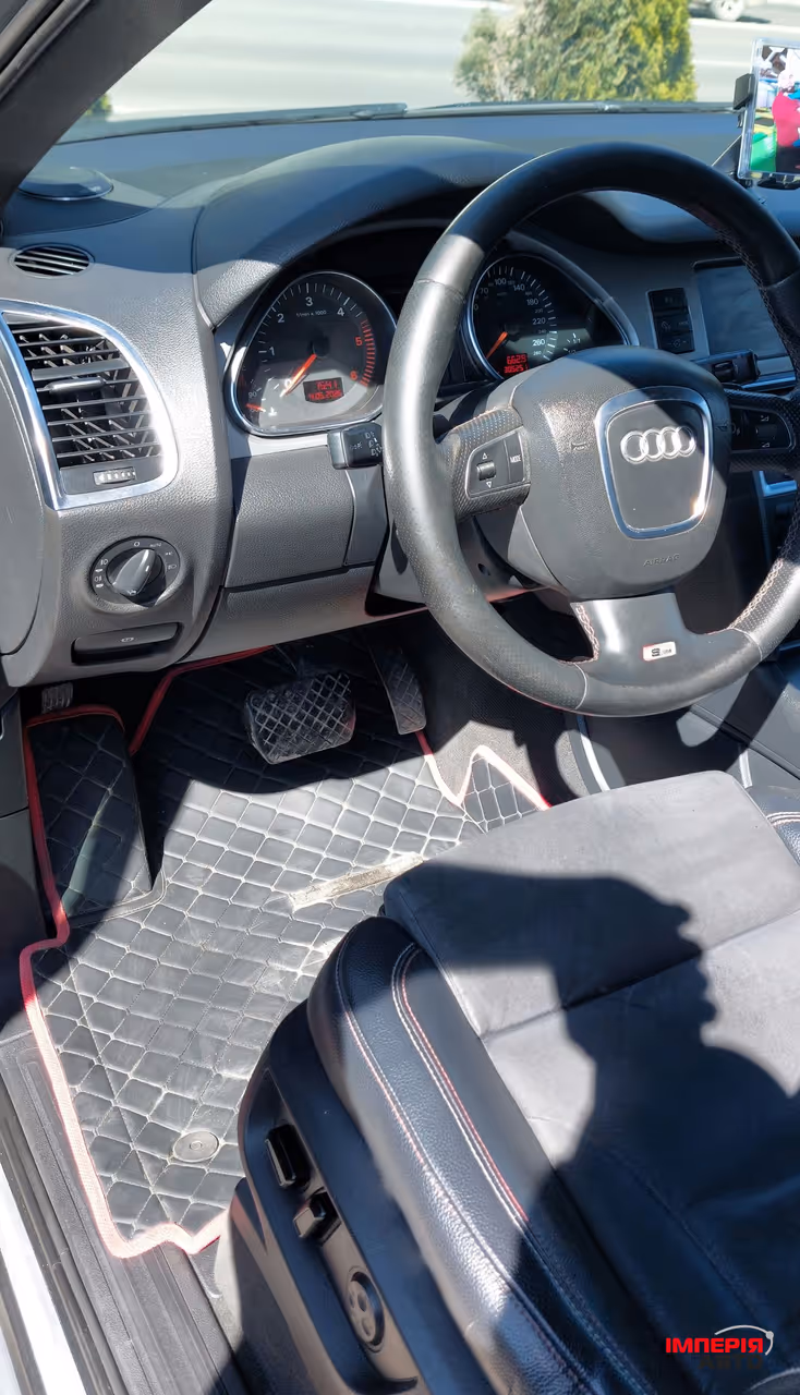 Audi Q7 - фото 7