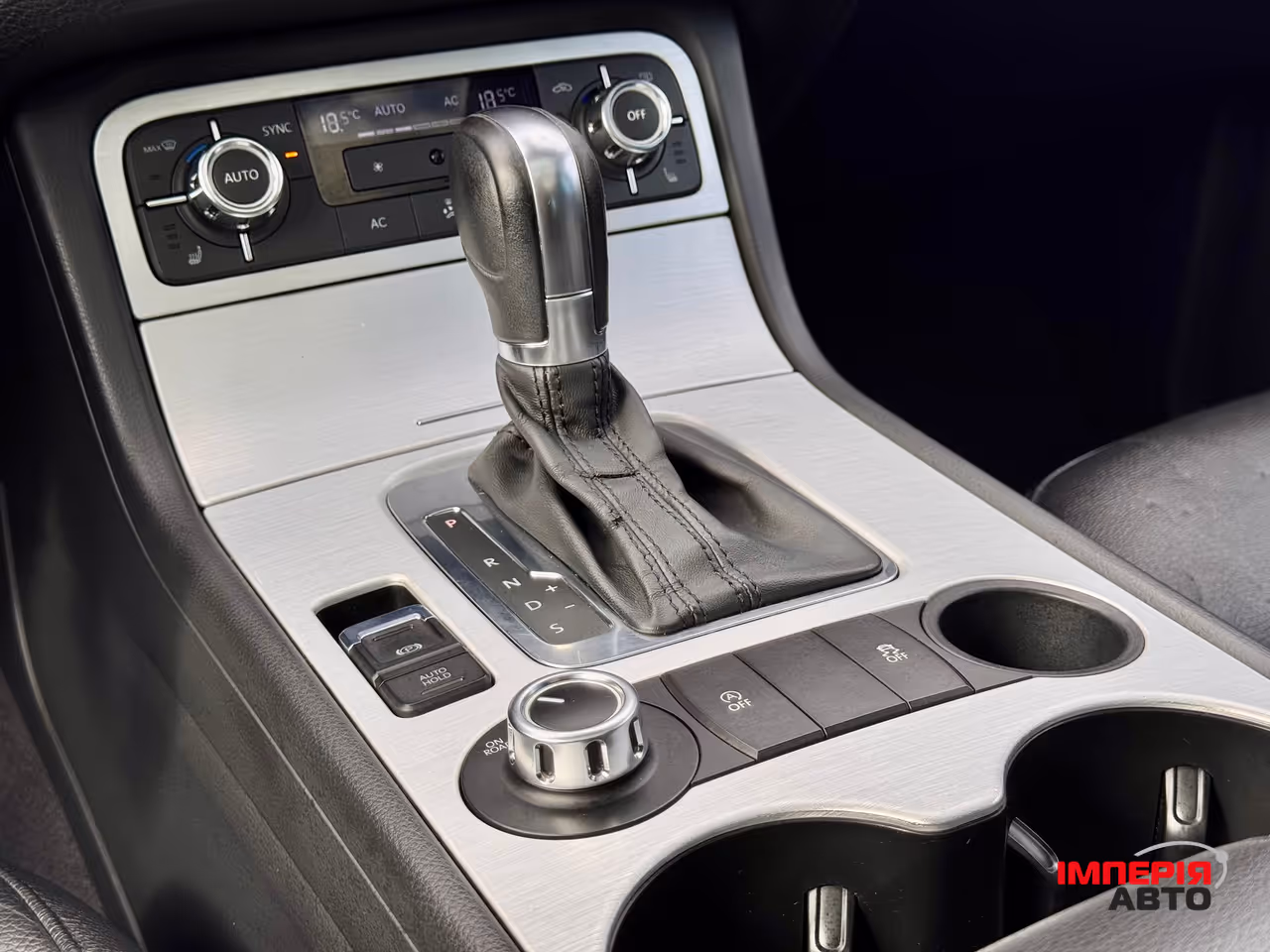 Volkswagen Touareg - фото 64