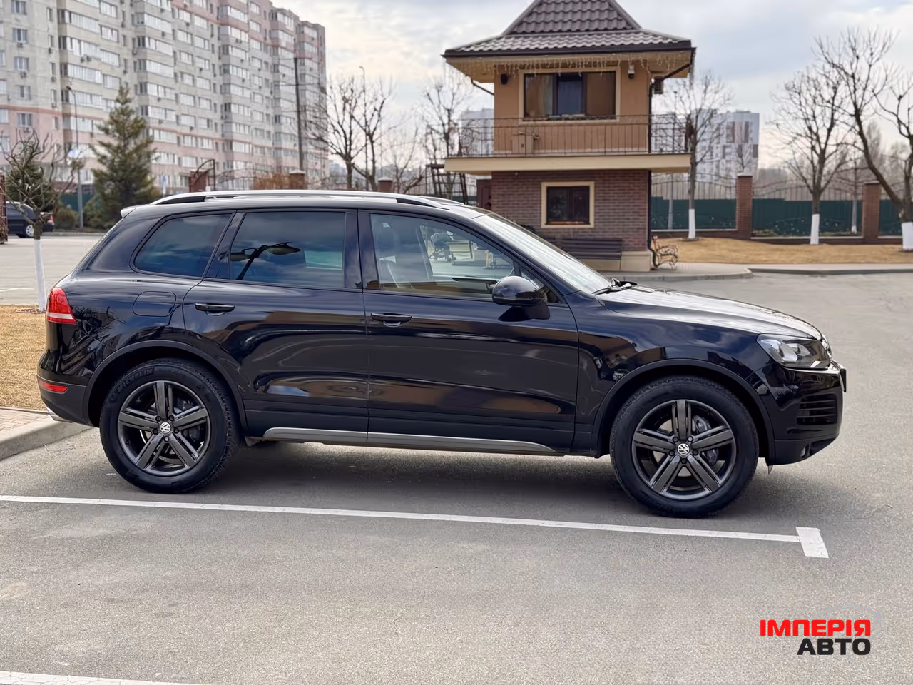 Volkswagen Touareg - фото 6