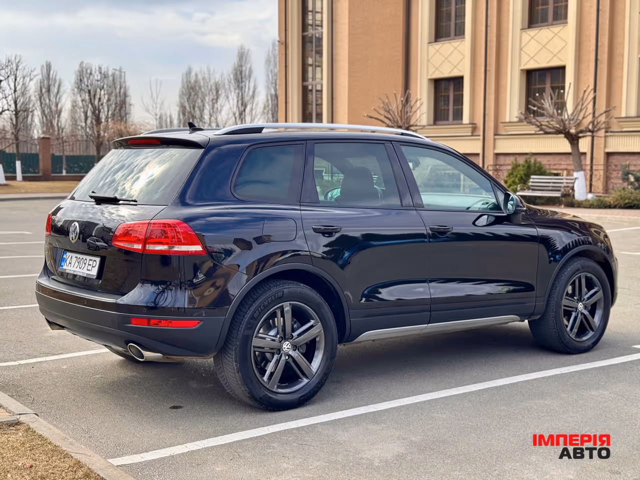 Volkswagen Touareg - фото 8