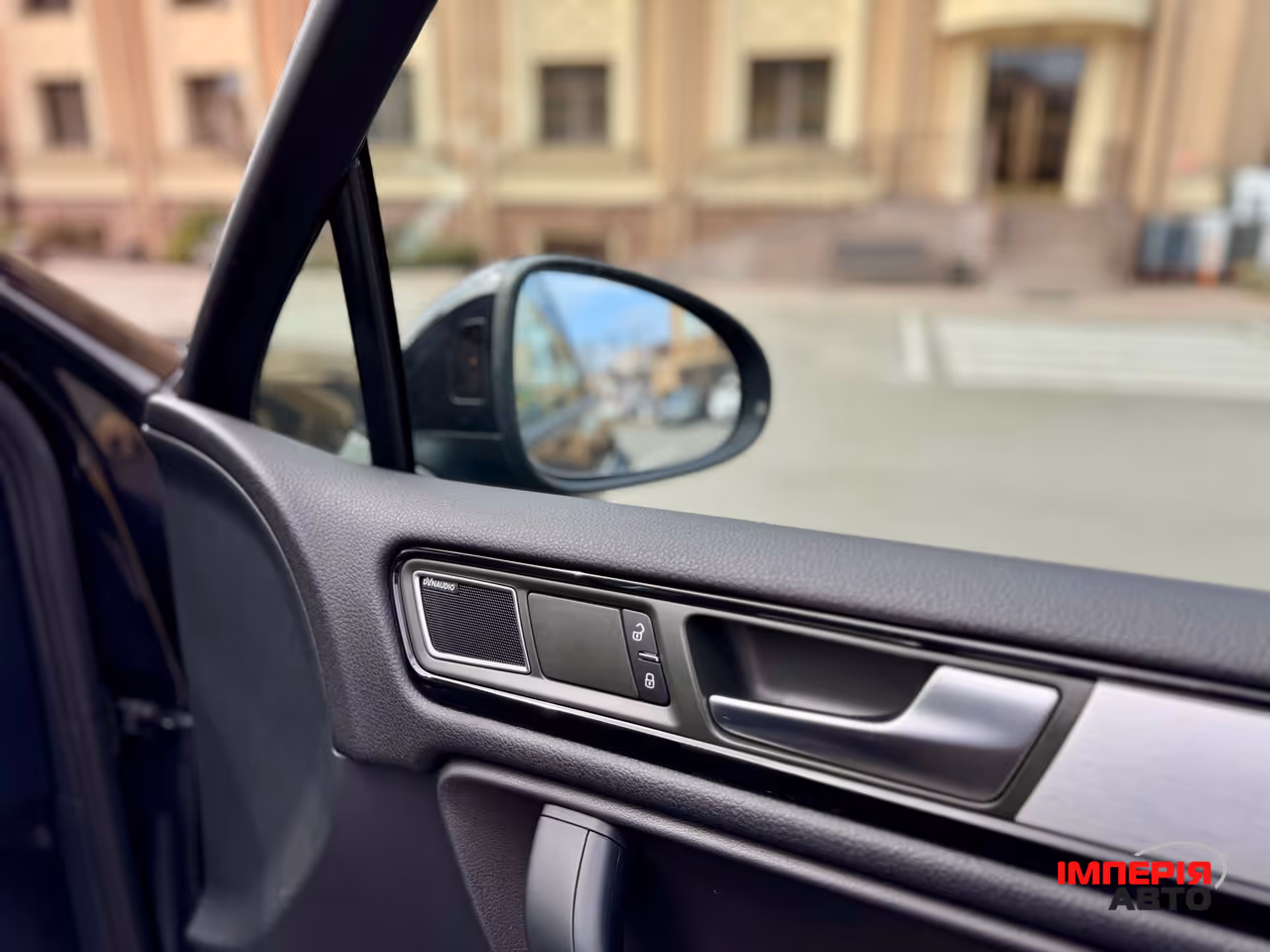Volkswagen Touareg - фото 38