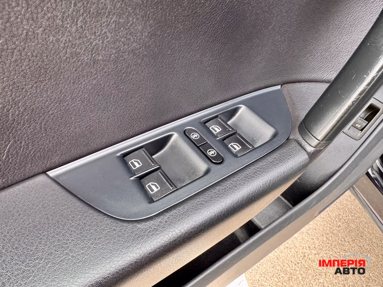 Volkswagen Touareg - фото 35