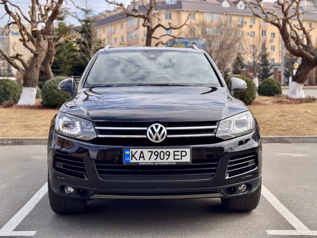 Volkswagen Touareg - фото 2