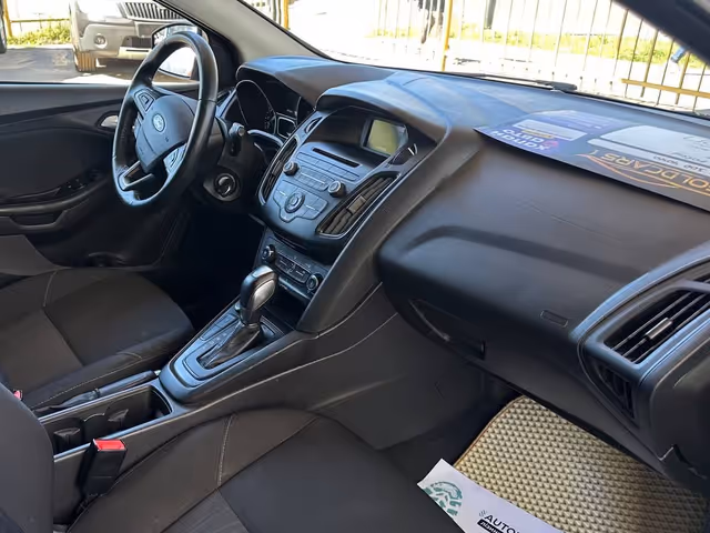 Ford Focus ST - фото 5