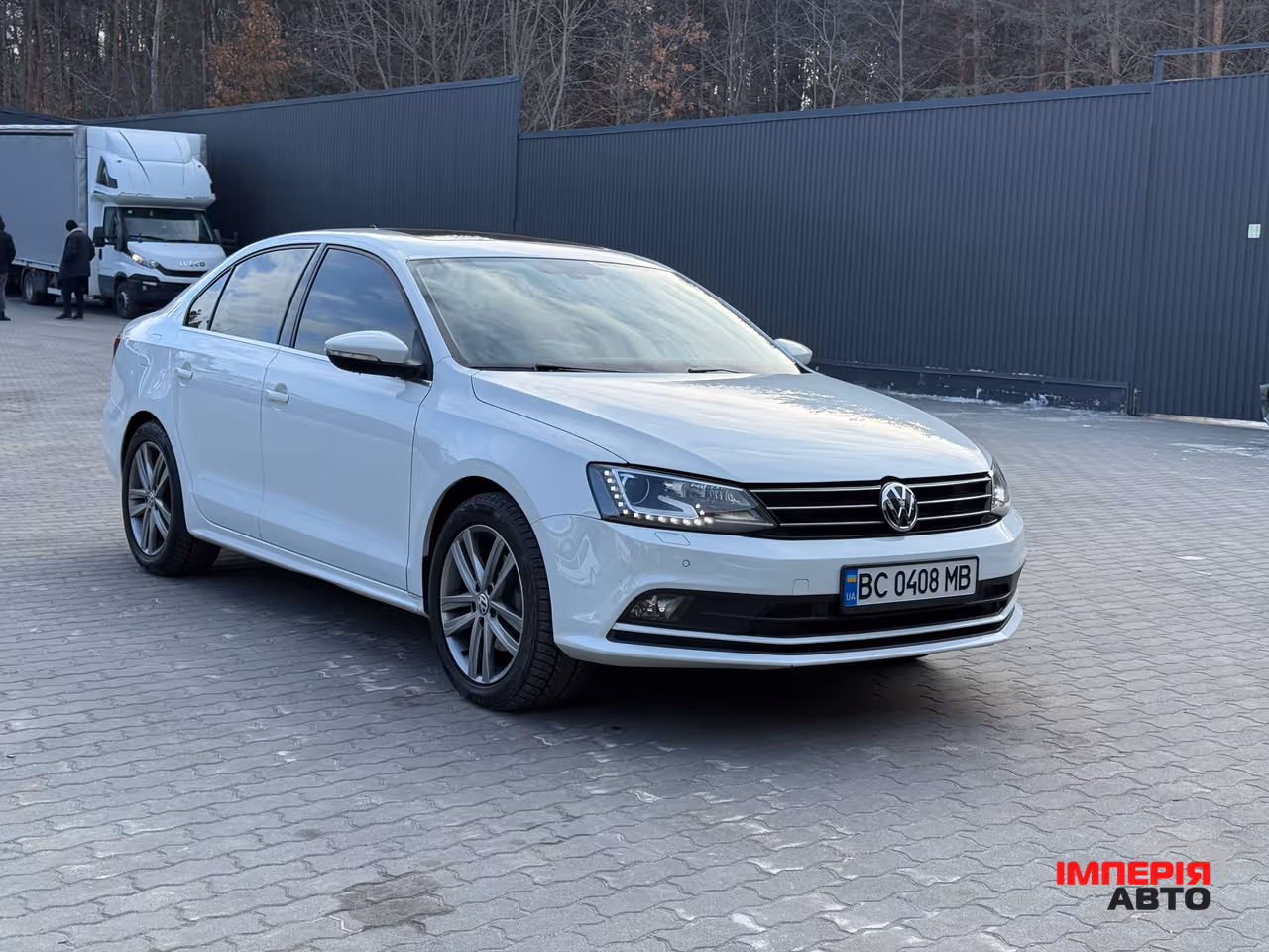 Volkswagen Jetta - фото 2