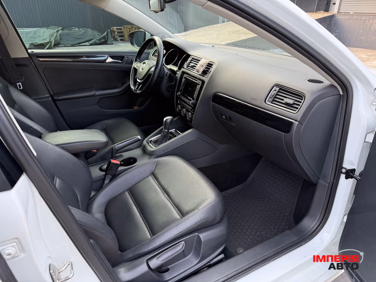 Volkswagen Jetta - фото 24