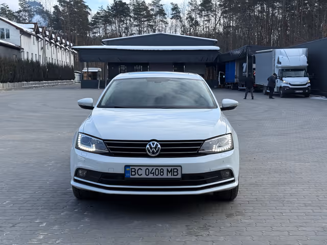 Volkswagen Jetta - фото 1