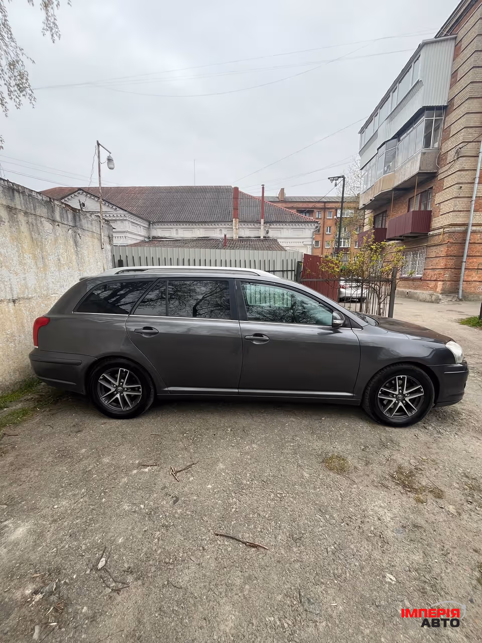 Toyota Avensis - фото 5