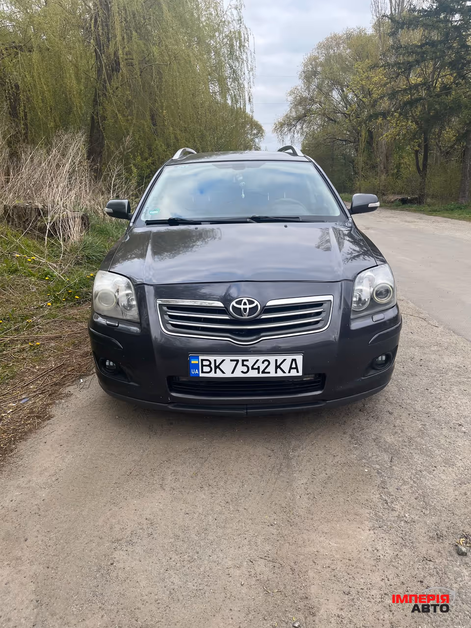 Toyota Avensis - фото 2