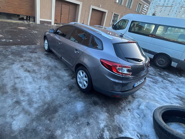 Renault Megane - фото 4