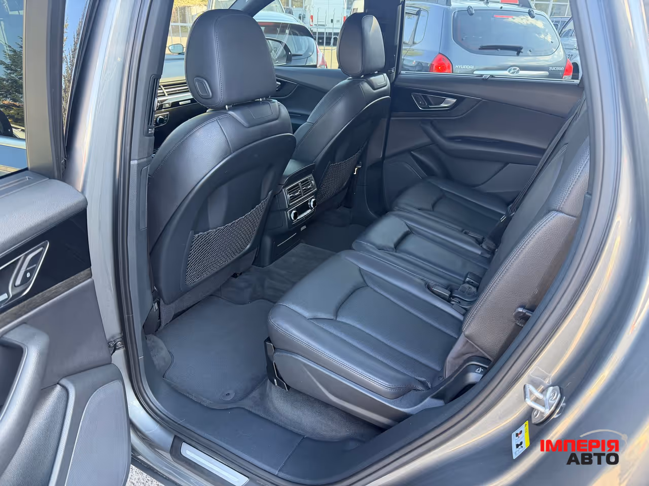 Audi Q7 - фото 42