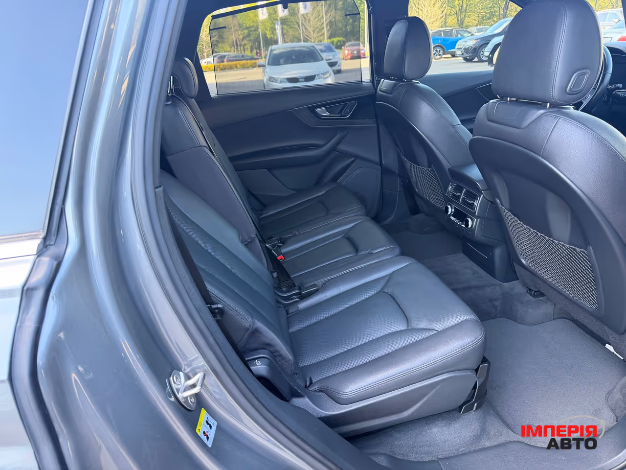 Audi Q7 - фото 30