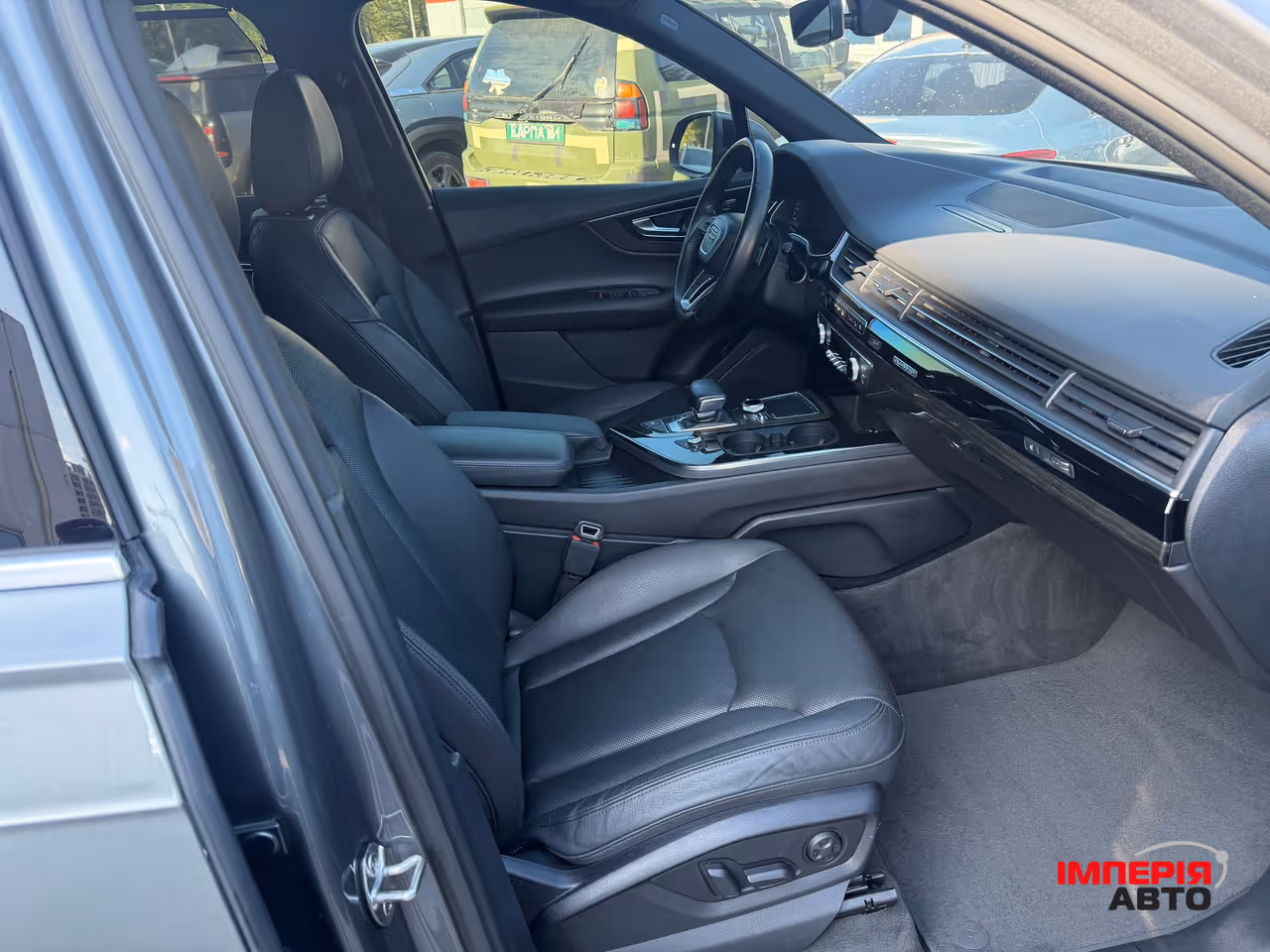 Audi Q7 - фото 39