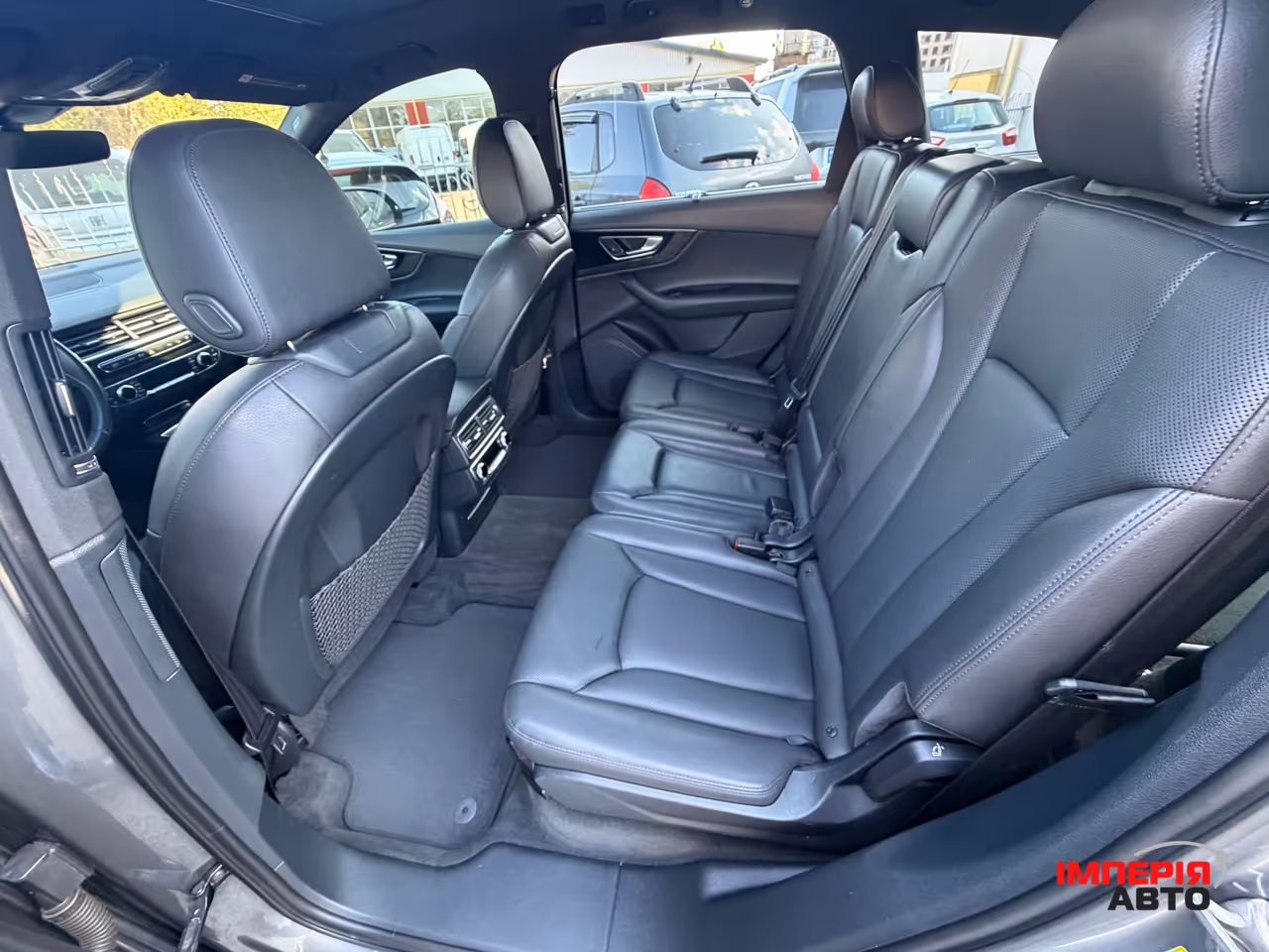 Audi Q7 - фото 40