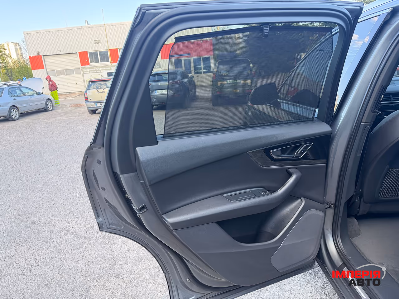 Audi Q7 - фото 27