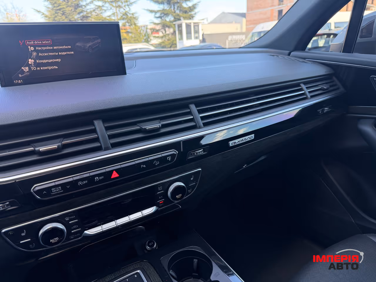 Audi Q7 - фото 23