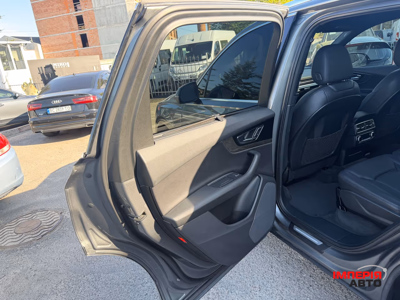 Audi Q7 - фото 41