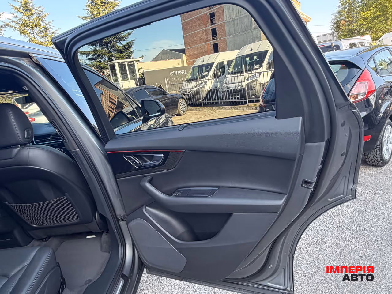 Audi Q7 - фото 35
