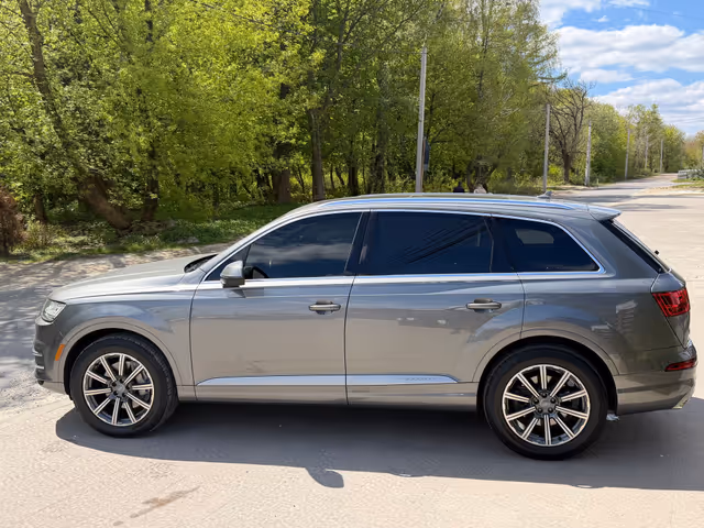 Audi Q7 - фото 5