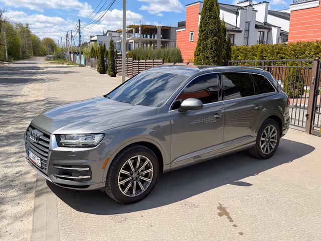 Audi Q7 - фото 3