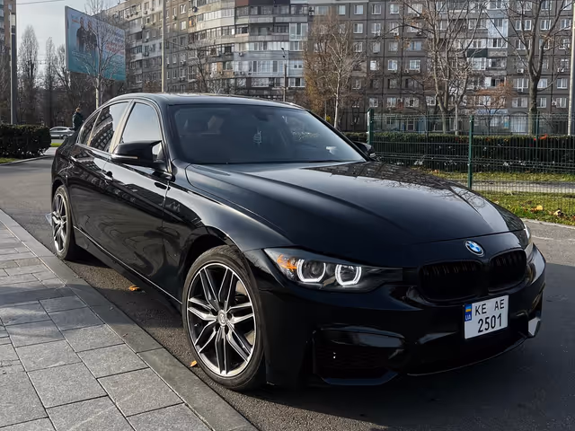 BMW 3 серії - фото 1